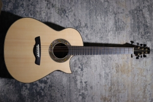 Liu Guitar Asturias