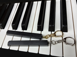 MIKIGAKKI PIANO ATELIER ピアノ黒鍵キーホルダー