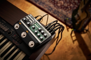 BOSS RE-202