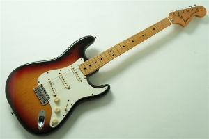 Fender 1974年製 Stratocaster Maple Fingerboard - 3-Color Sunburst