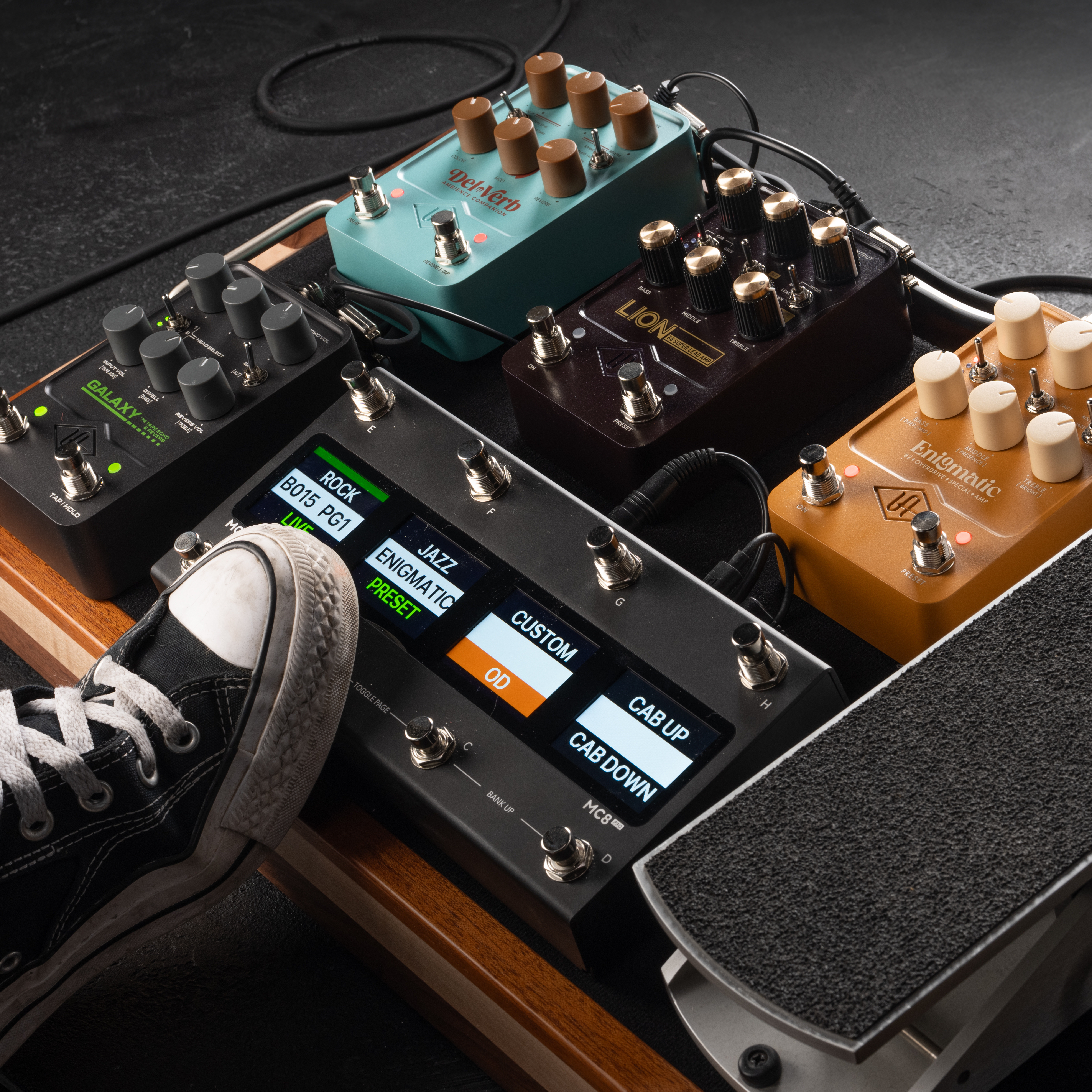 ライブでUniversal Audio UAFXをマルチ・エフェクターのように自在にコントロール！ byフックアップ